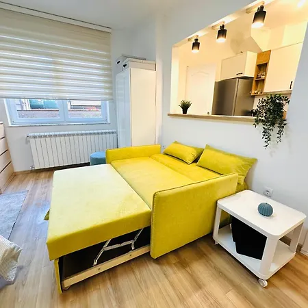 Golden Oasis Apartment *