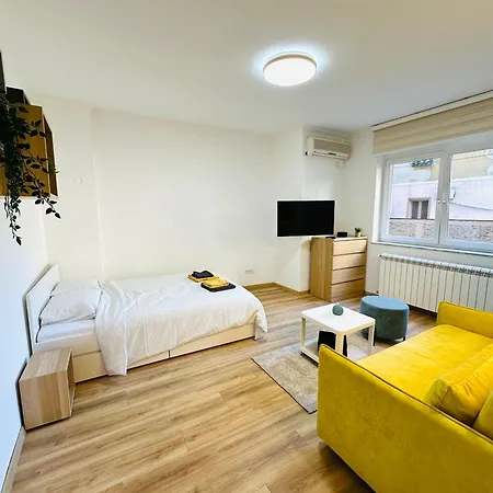 Golden Oasis * Belgrado